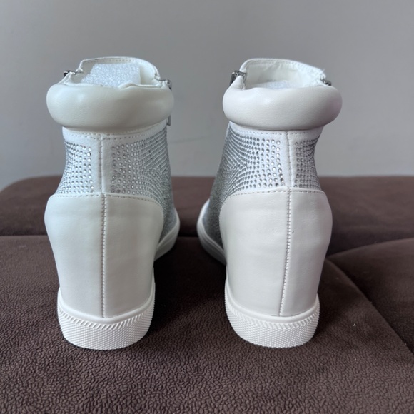 INC Womens White Embellished Cushioned Dollie Round Toe Sneakers Shoes size 7 - Picture 5 of 11